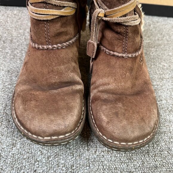 UGG Cove Brown Leather Winter Shearling Ankle Boots Size 6 - Picture 2 of 7